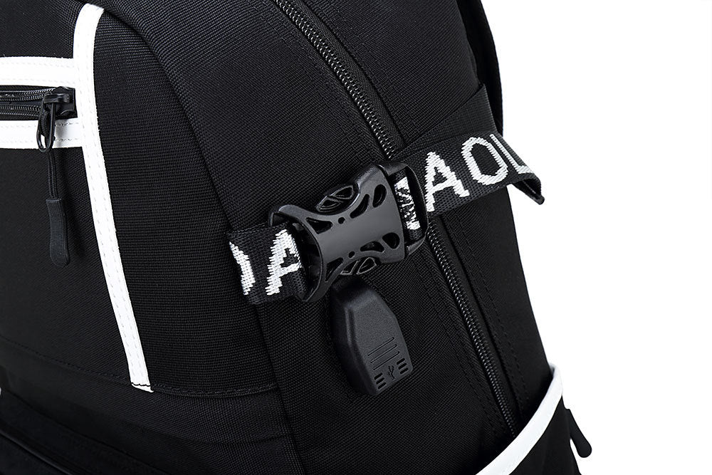 Sac À Dos Univers Pikachu Port Usb